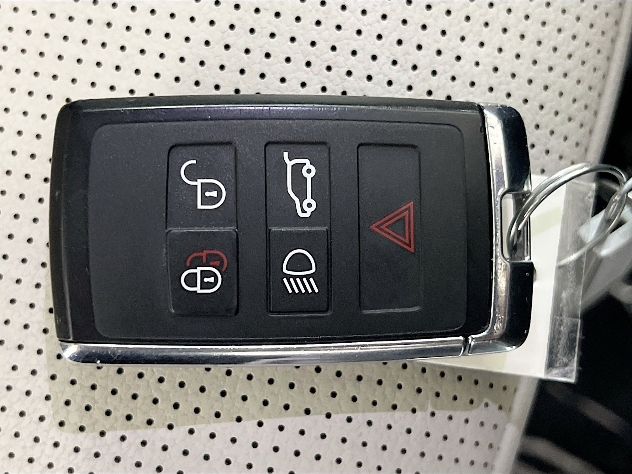 Used 2025 Land Rover Discovery S AWD/4WD image 36