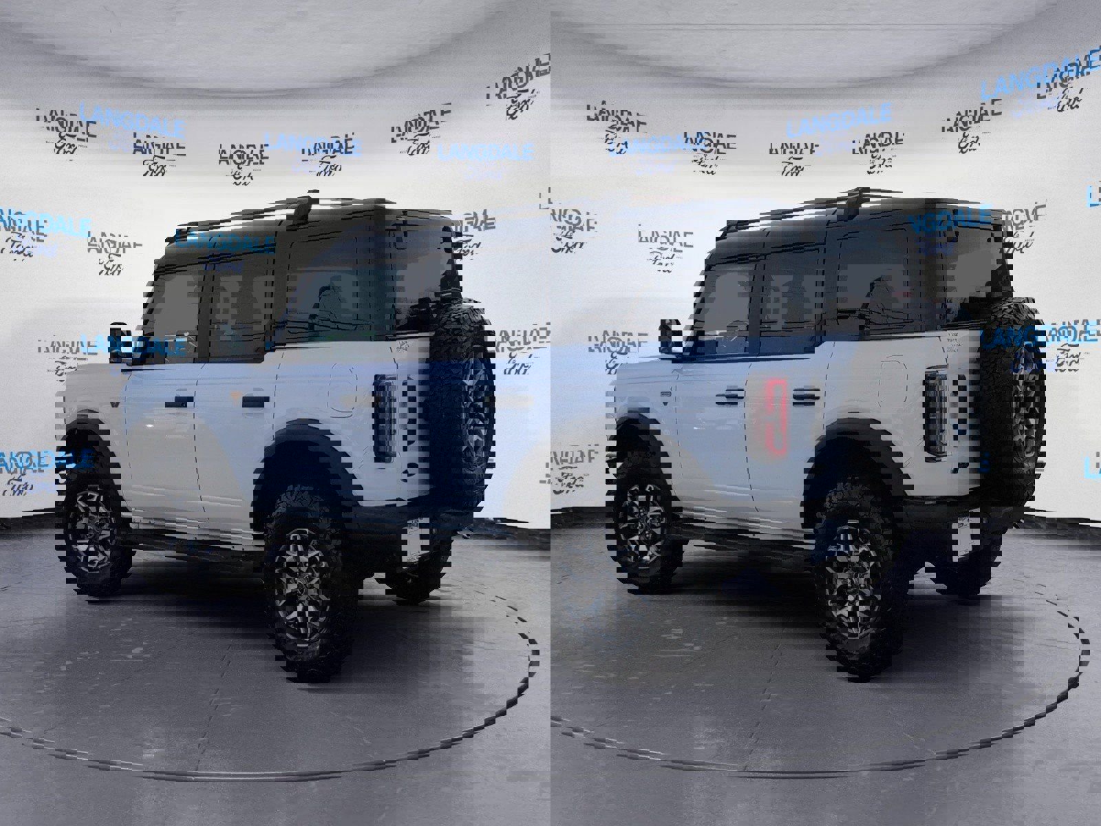 Used 2024 Ford Bronco Badlands image 9