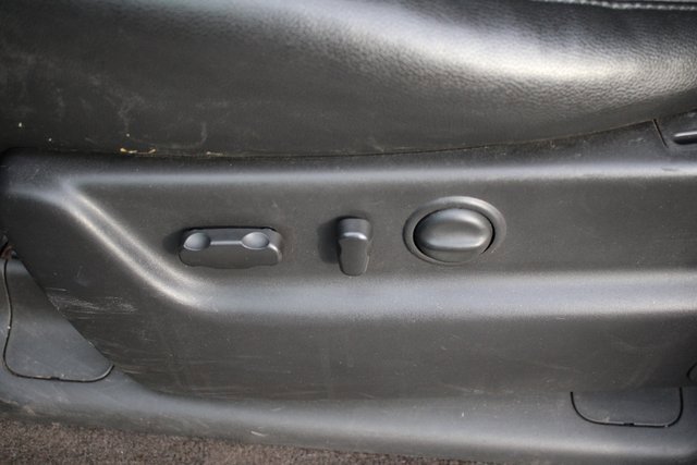 Used 2014 Chevrolet Suburban LT w/ Luxury Package image 7