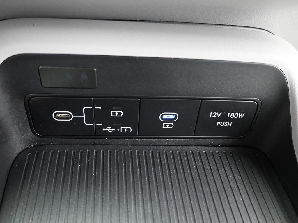 Used 2025 Hyundai Kona SEL image 31