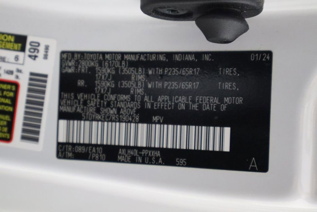 Used 2024 Toyota Sienna XLE image 27