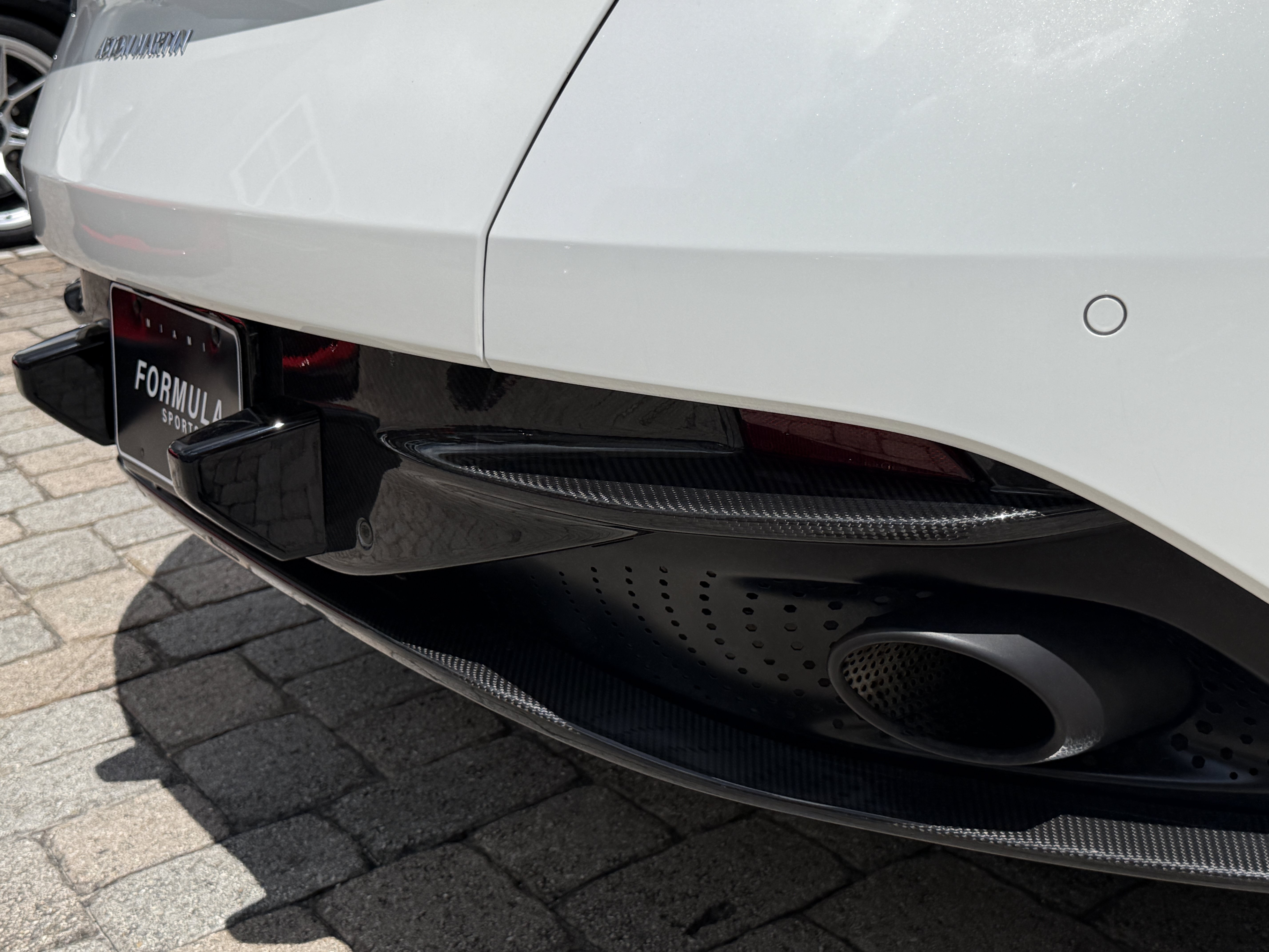 Used 2020 Aston Martin DB11 AMR RWD image 12