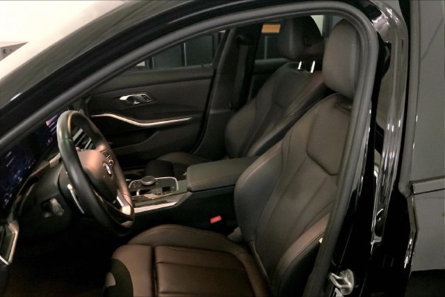 Certified 2023 BMW 330i Sedan w/ Convenience Package RWD image 11