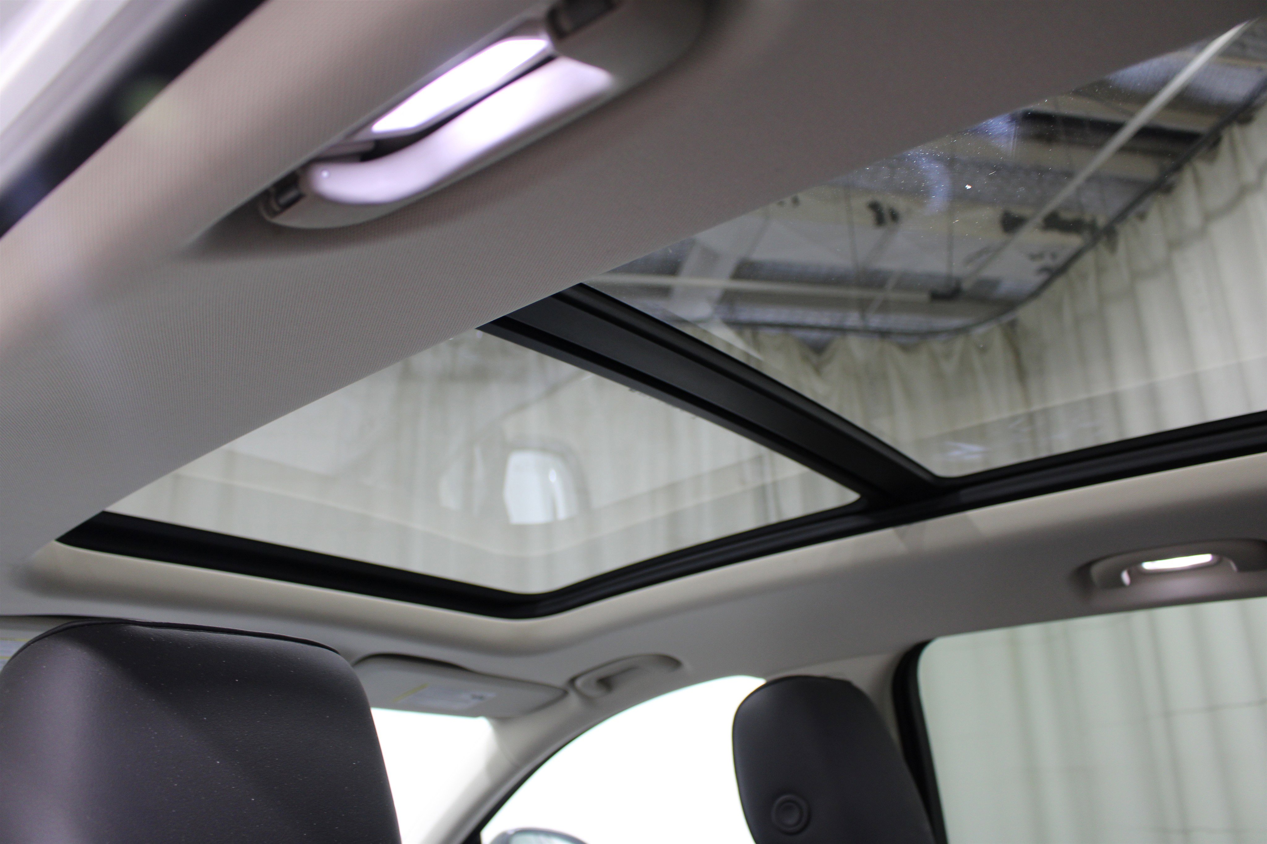 Used 2022 Buick Envision Essence w/ Technology Package II image 20