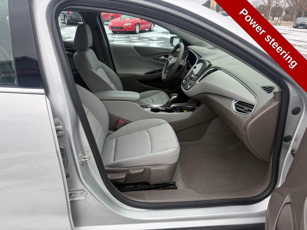 Used 2021 Chevrolet Malibu LT image 38