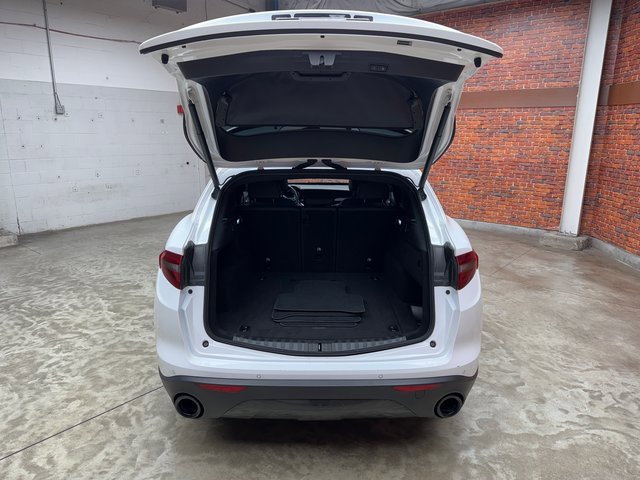Used 2022 Alfa Romeo Stelvio Sprint image 26