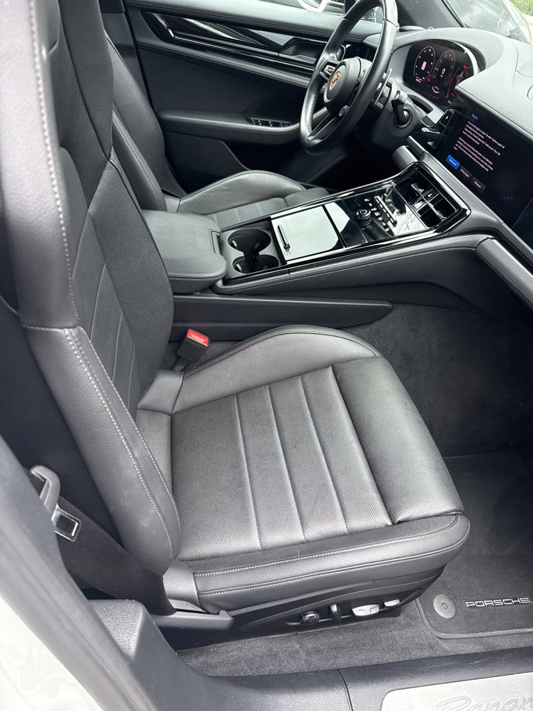 Certified 2025 Porsche Panamera RWD image 23