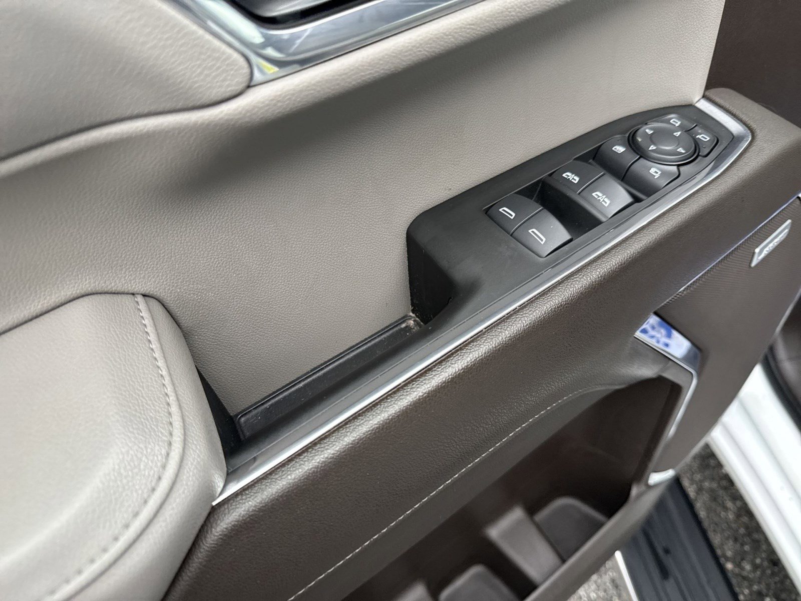 Used 2024 Chevrolet Silverado 1500 LTZ w/ Technology Package image 14