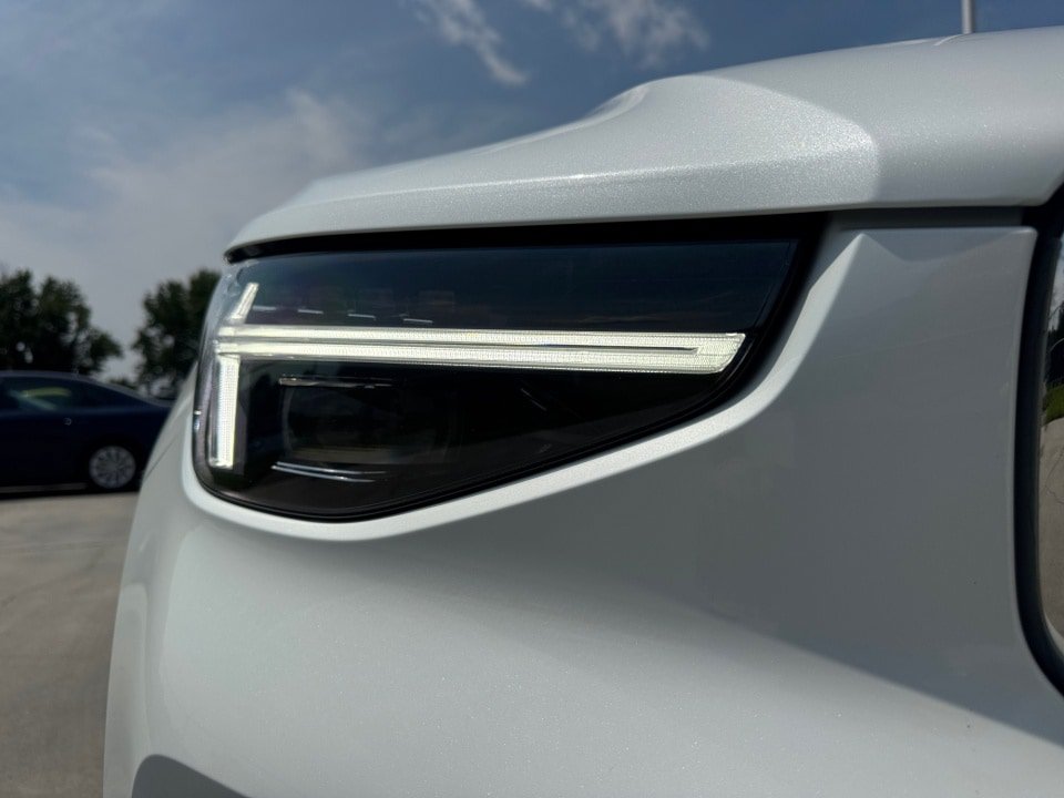 Certified 2023 Volvo XC40 B5 Ultimate w/ Climate Package AWD/4WD image 24