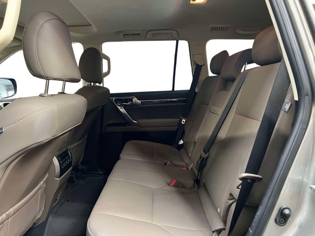 Used 2022 Lexus GX 460 Premium w/ Premium Package AWD/4WD image 12
