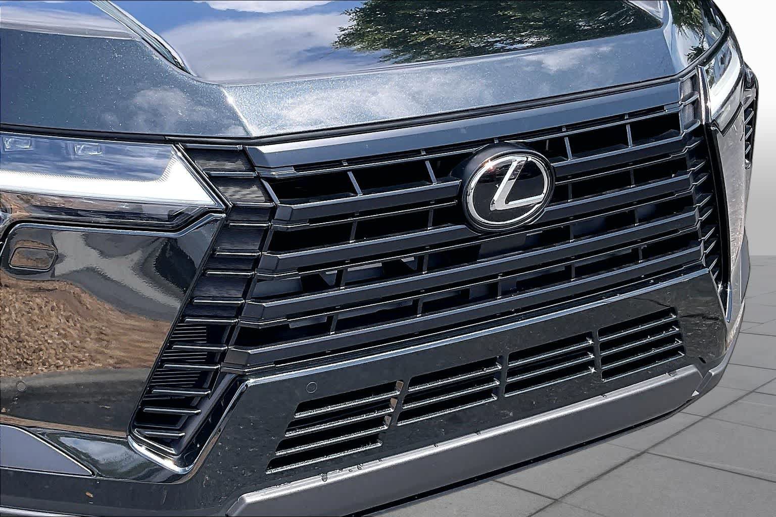 Used 2025 Lexus GX 550 w/ Cold Area Package AWD/4WD image 30