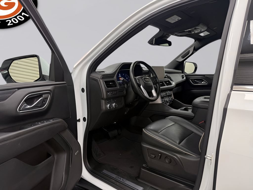 Used 2024 GMC Yukon SLT AWD/4WD image 9