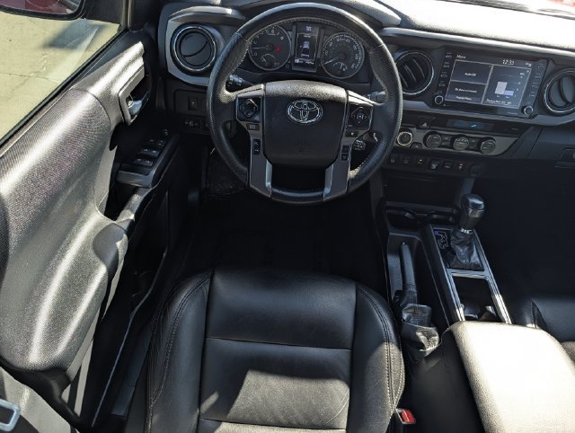 Used 2022 Toyota Tacoma TRD Off-Road w/ Technology Package AWD/4WD image 12