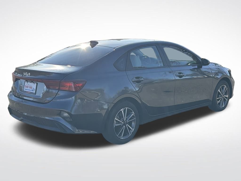 Used 2023 Kia Forte LXS image 6