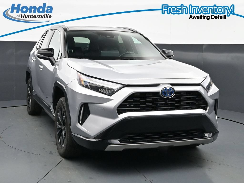 Used 2022 Toyota RAV4 XSE AWD/4WD image 1