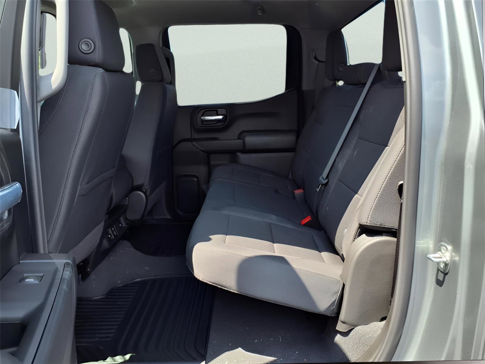 New 2026 Chevrolet Silverado 1500 Custom w/ LPO, Dark Essentials Package image 10