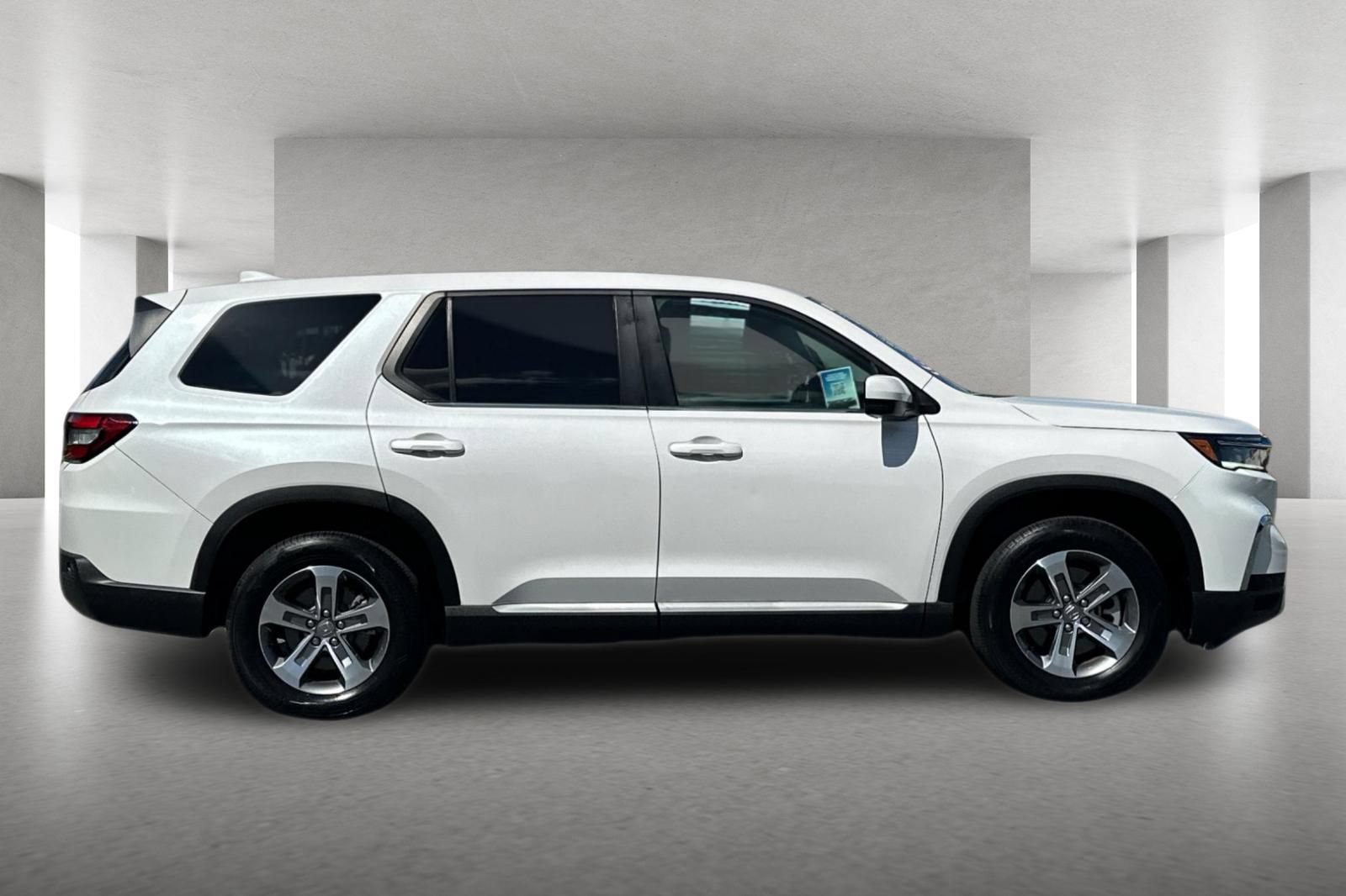 Used 2024 Honda Pilot EX-L image 3