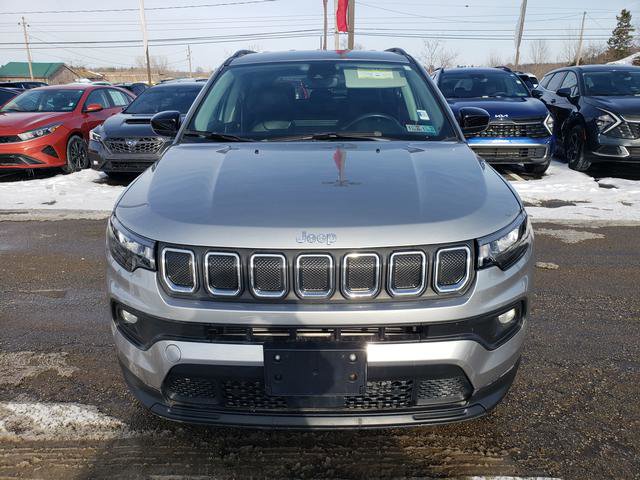 Used 2022 Jeep Compass Latitude image 9