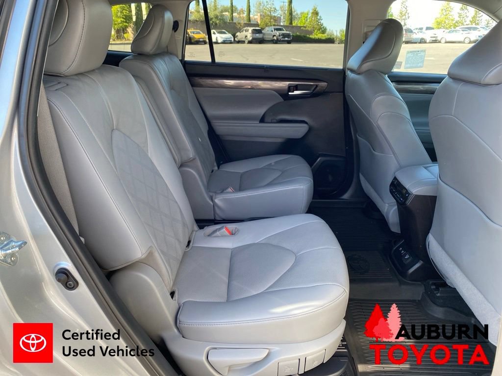 Certified 2021 Toyota Highlander Platinum AWD/4WD image 22