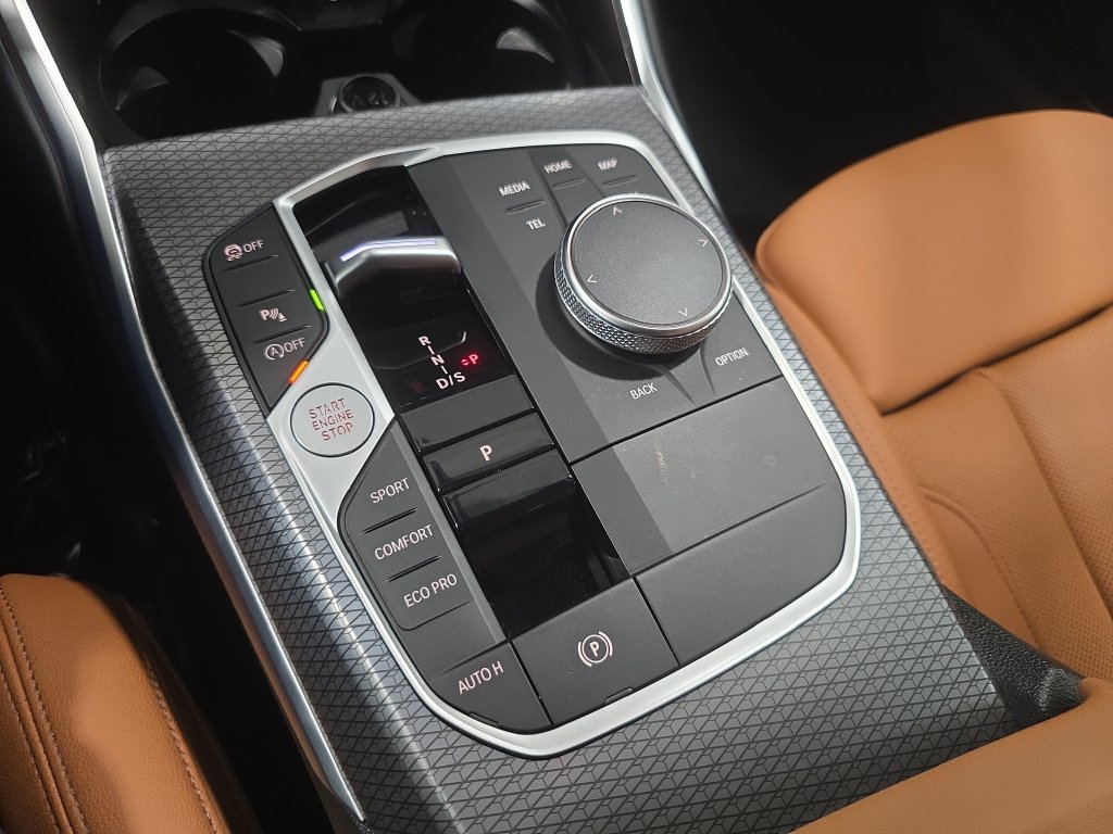 Certified 2023 BMW 330i Sedan w/ M Sport Package RWD image 15