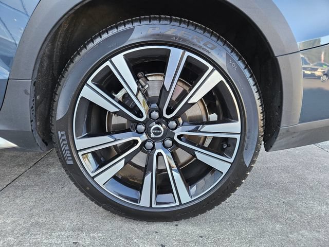 Used 2020 Volvo V60 T5 Cross Country w/ Protection Package AWD/4WD image 9
