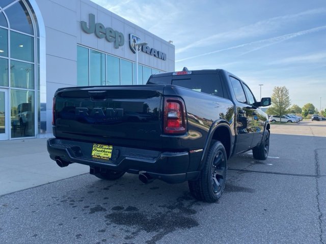 New 2026 RAM 1500 4x4 Crew Cab image 5