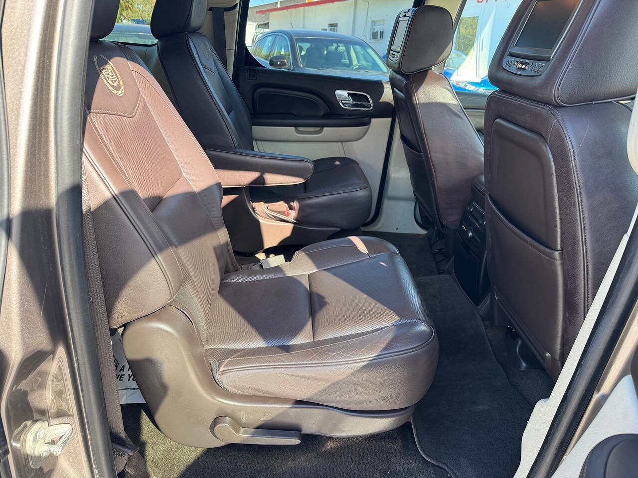 Used 2014 Cadillac Escalade ESV Platinum image 19