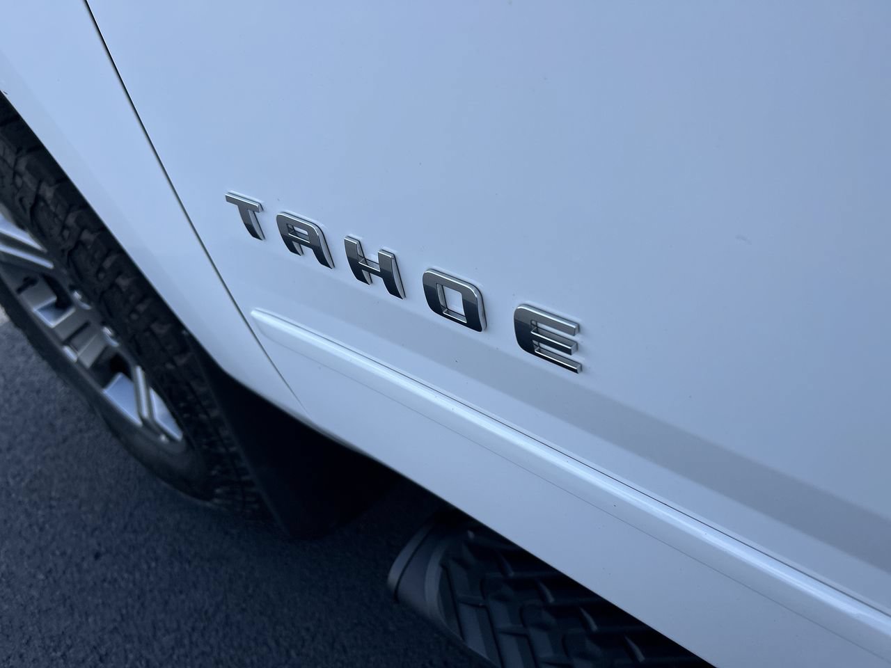 Used 2020 Chevrolet Tahoe LT w/ Off-Road Package AWD/4WD image 12