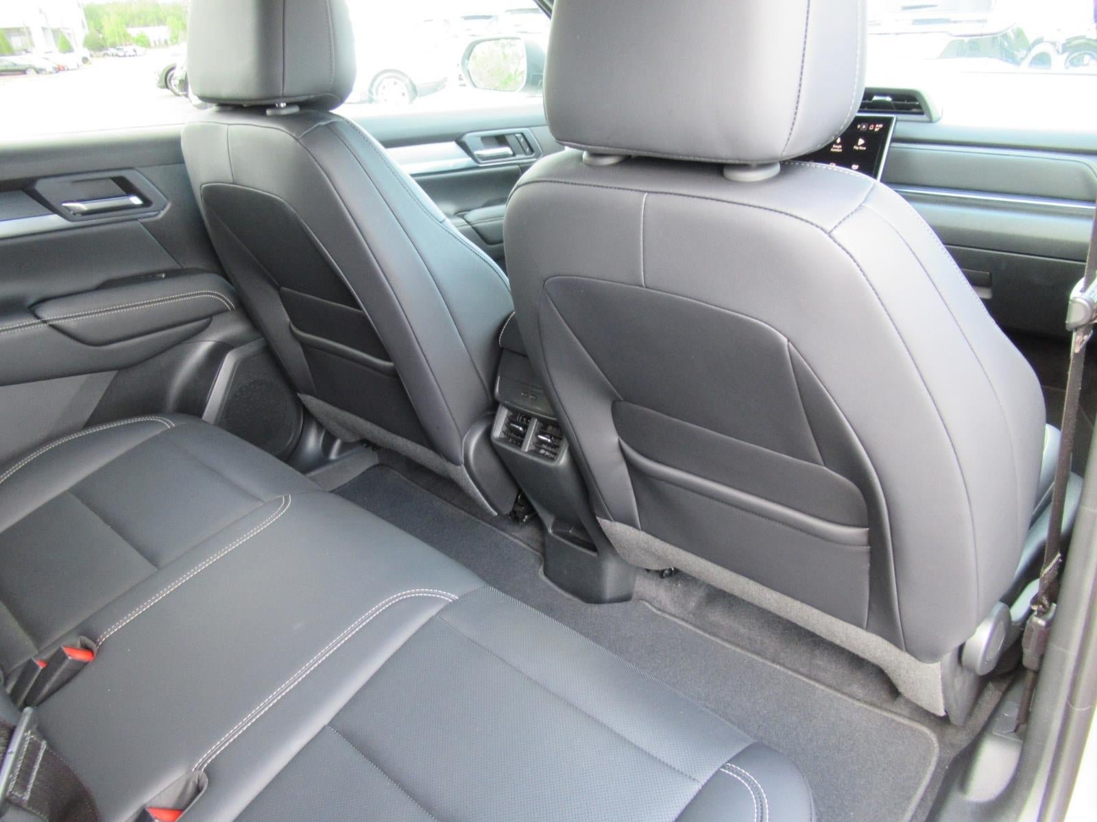 Used 2025 GMC Terrain Elevation w/ Elevation Premium Package AWD/4WD image 11