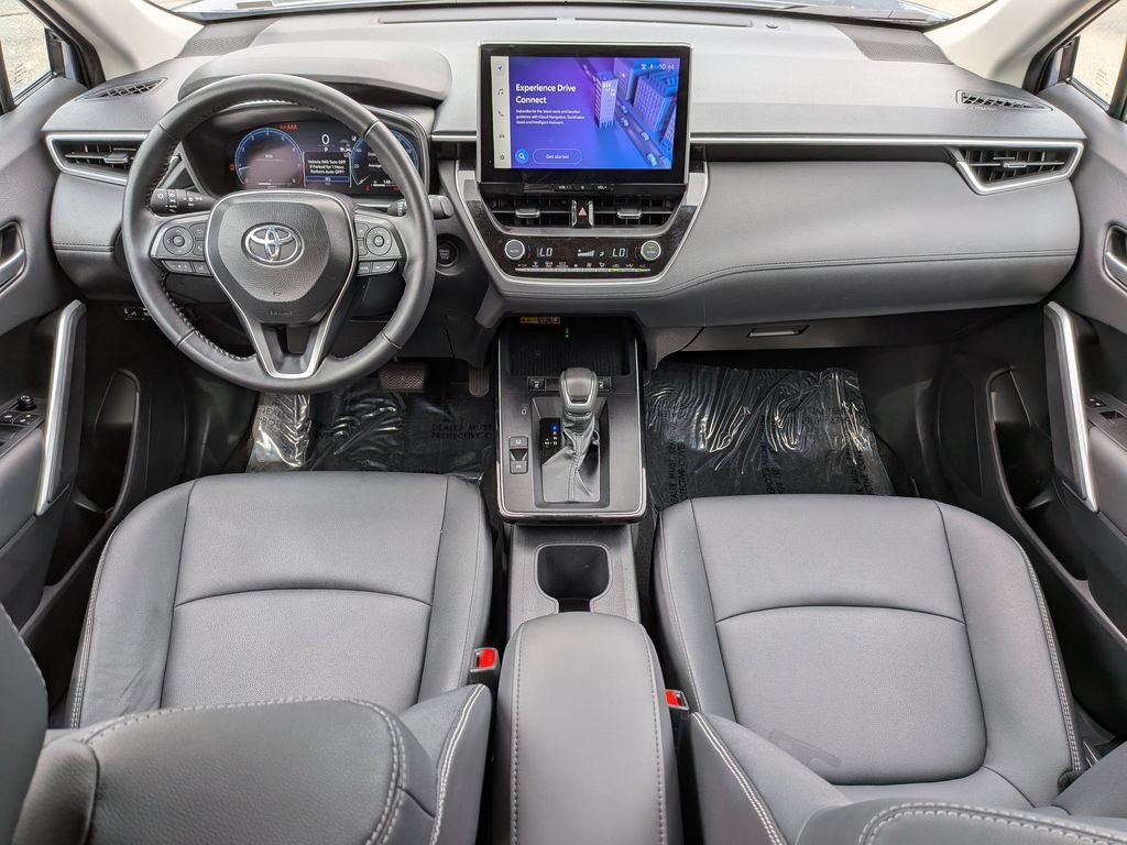 Used 2026 Toyota Corolla Cross XLE FWD image 4