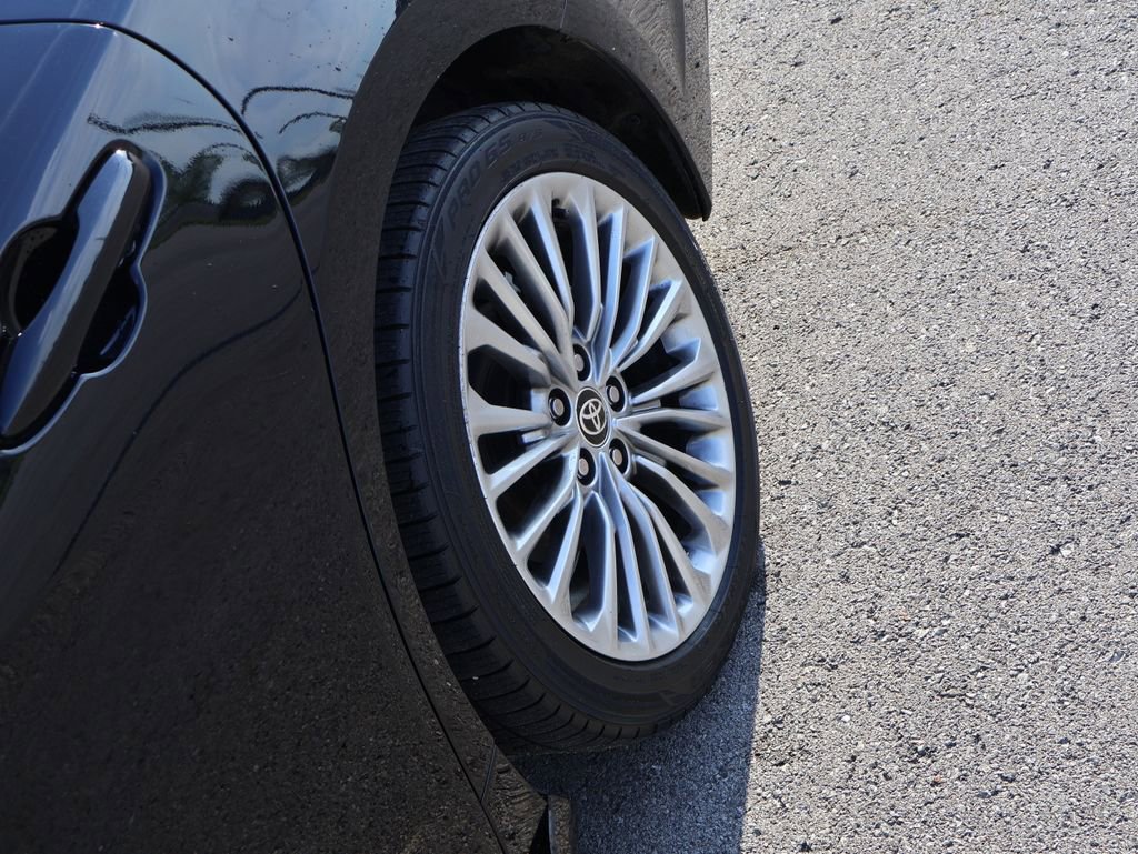 Used 2021 Toyota Avalon Limited w/ Advanced Safety Package FWD image 39