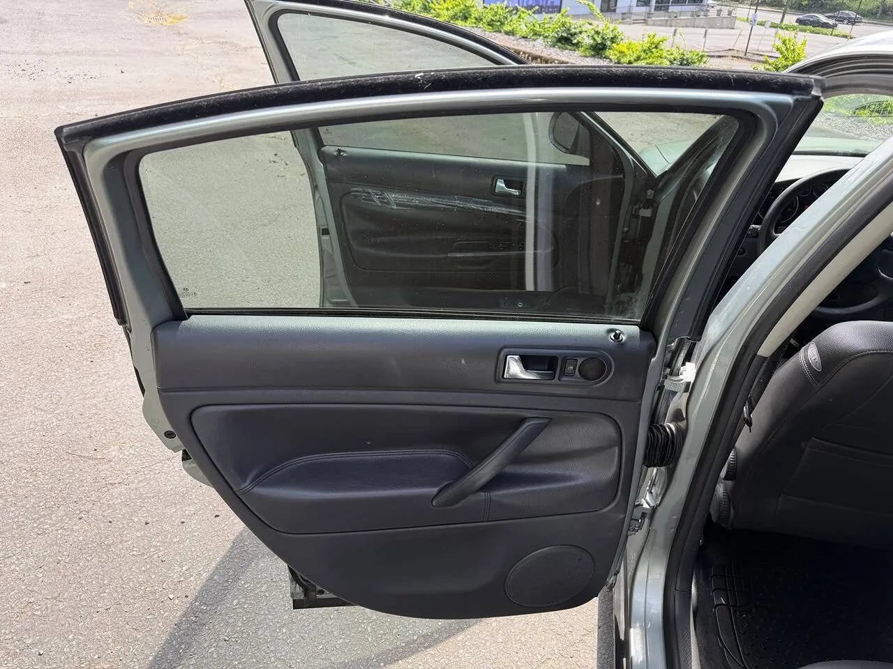 Used 2005 Volkswagen Passat GL FWD image 29