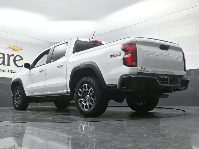Used 2024 Chevrolet Colorado Z71 w/ Z71 Convenience Package 2 AWD/4WD image 5
