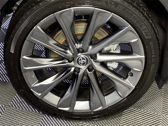 Used 2024 Toyota Crown Limited w/ Advanced Technology Package image 30