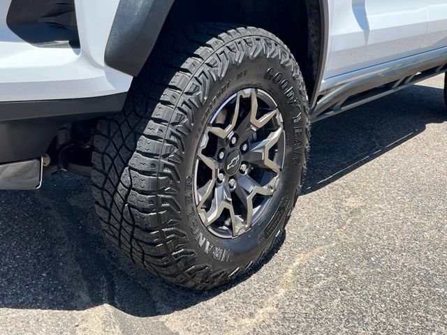 Certified 2025 Chevrolet Colorado ZR2 w/ Technology Package AWD/4WD image 11