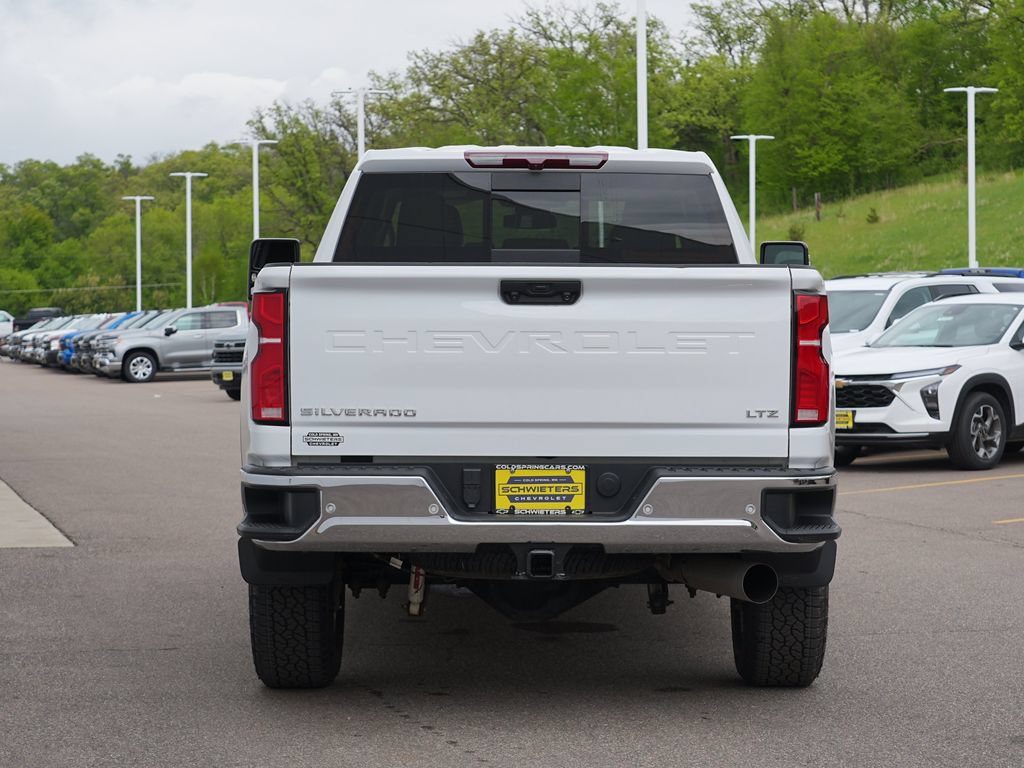 Used 2024 Chevrolet Silverado 3500 LTZ w/ LTZ Plus Package AWD/4WD image 4