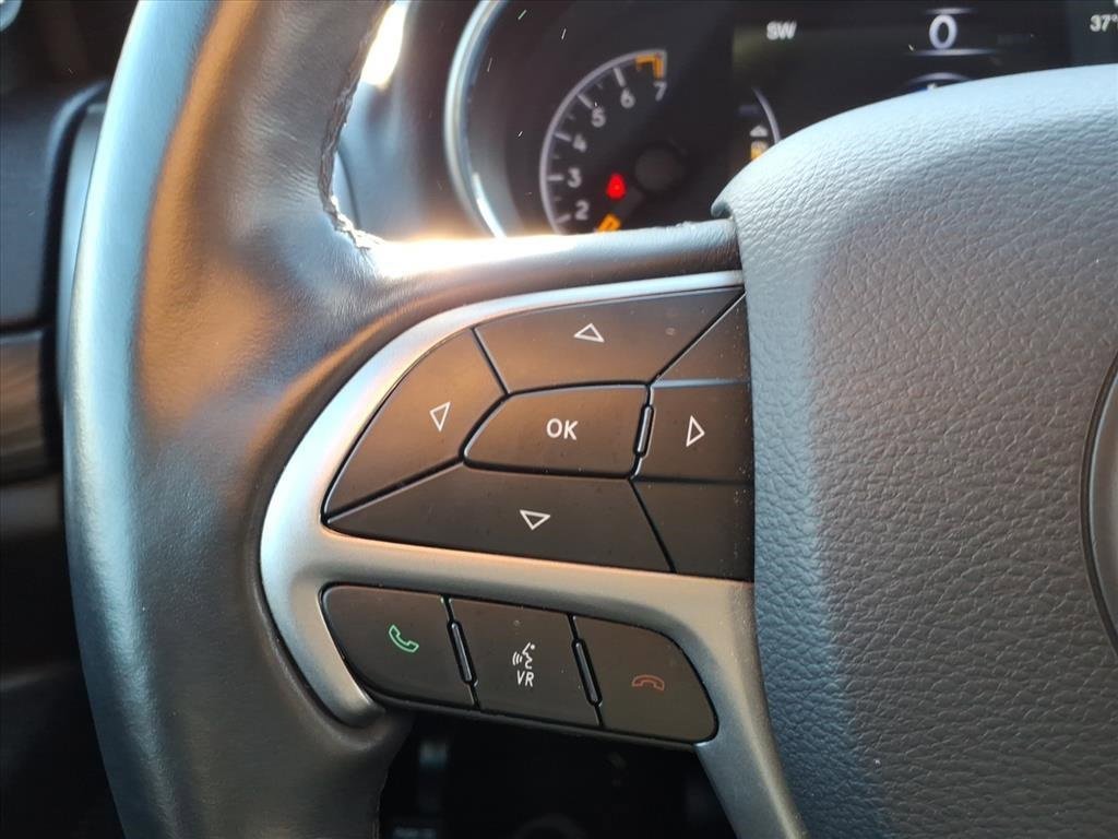 Used 2019 Jeep Grand Cherokee Altitude image 17