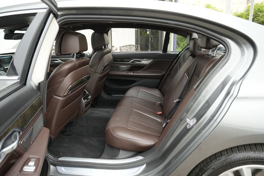 Used 2016 BMW 750i xDrive AWD/4WD image 29