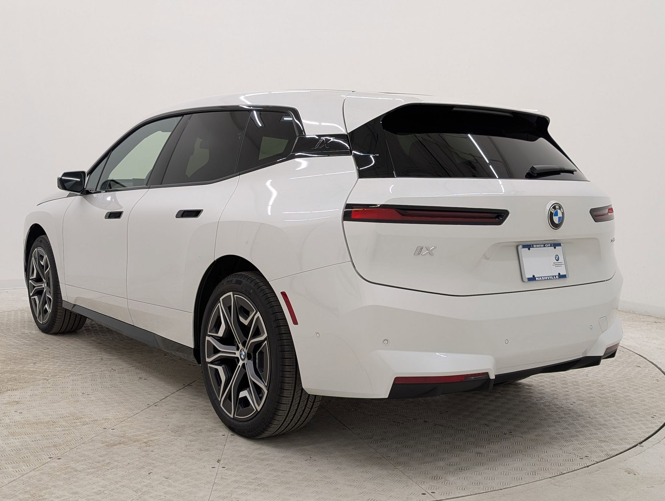 New 2026 BMW iX xDrive45 w/ Executive Package image 3