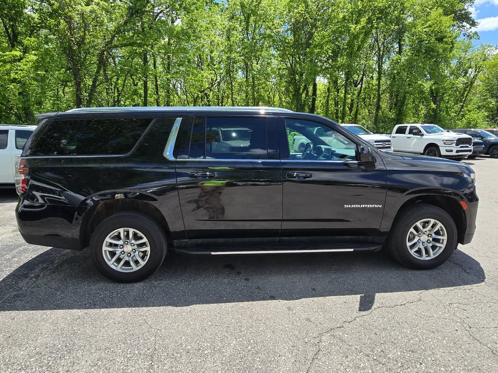 Used 2024 Chevrolet Suburban LT AWD/4WD image 9
