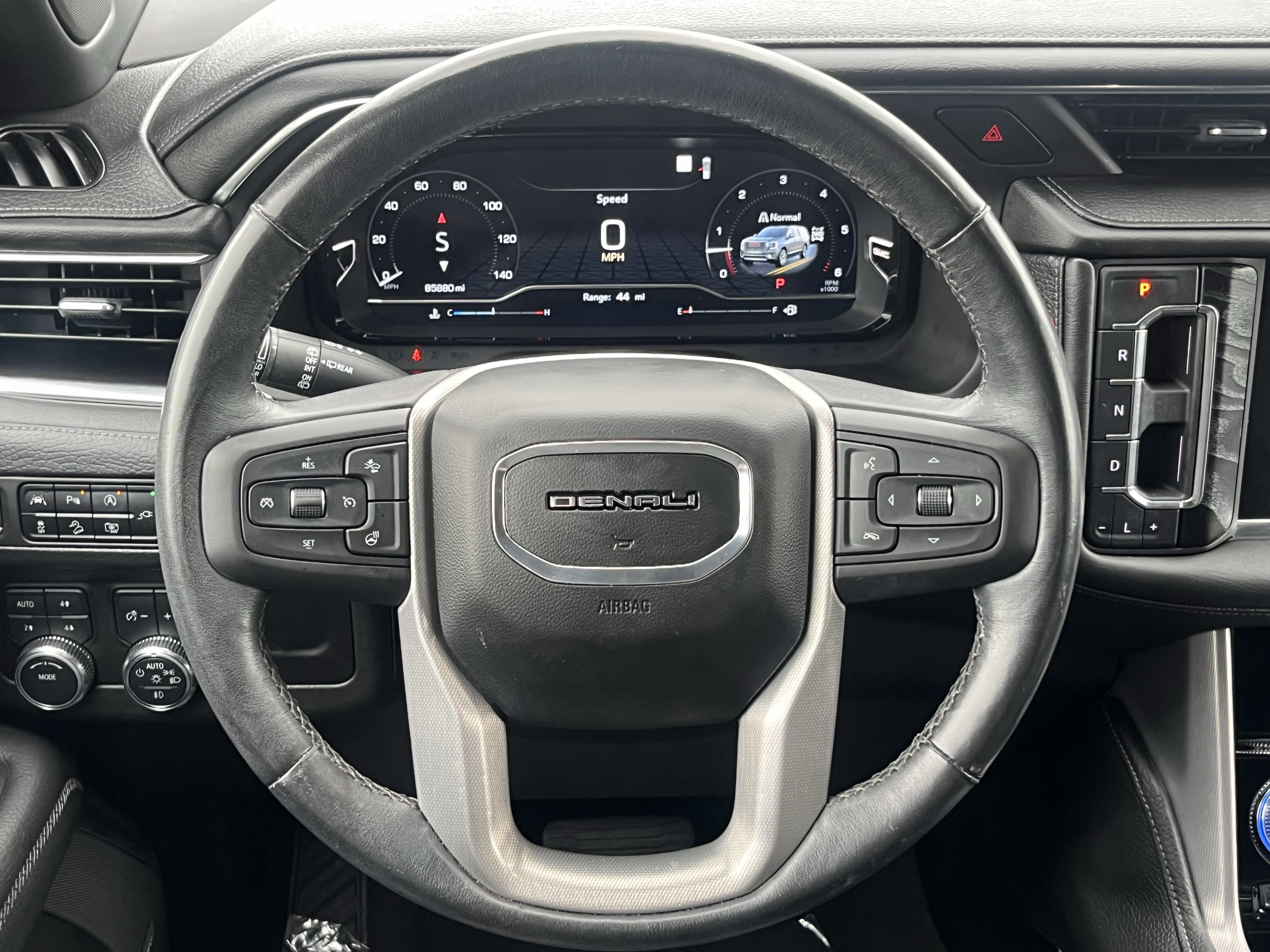 Used 2022 GMC Yukon Denali AWD/4WD image 18