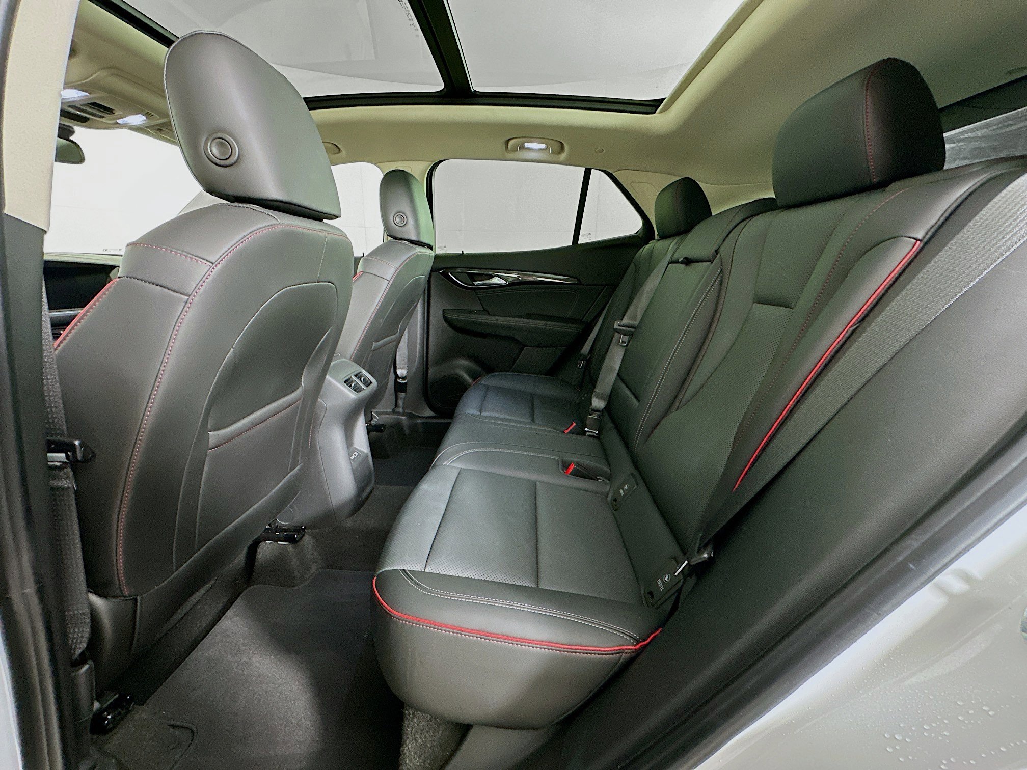 Used 2023 Buick Envision Essence w/ Sport Touring Package image 27