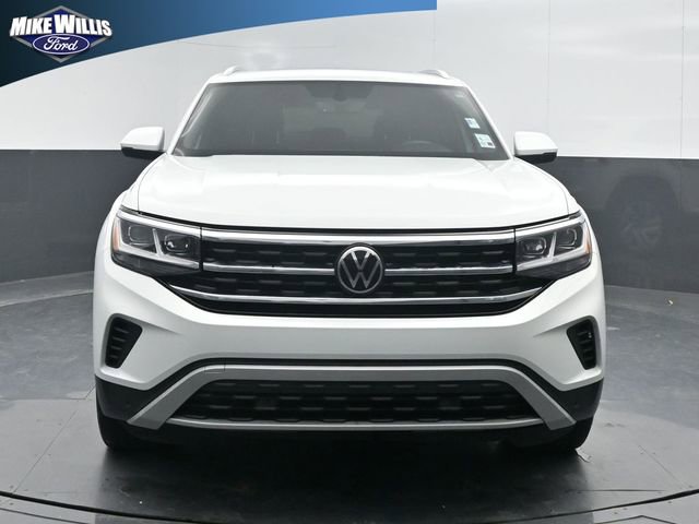Used 2023 Volkswagen Atlas Cross Sport SE w/ Panoramic Sunroof Package image 2