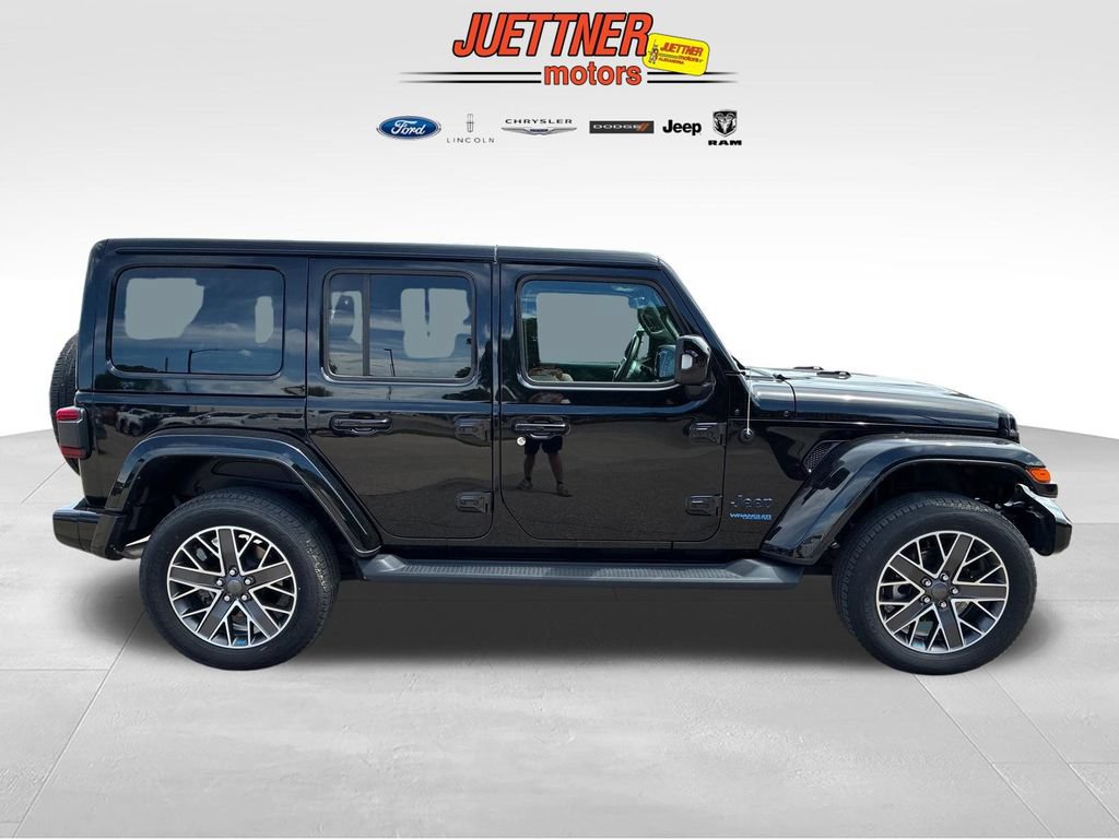 Used 2022 Jeep Wrangler Unlimited Sahara AWD/4WD image 7