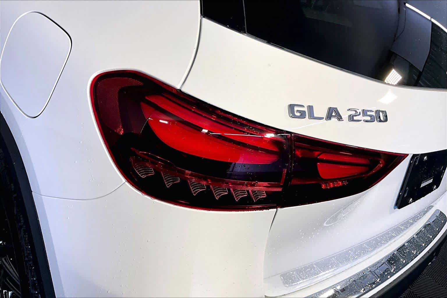 New 2026 Mercedes-Benz GLA 250 4MATIC image 5