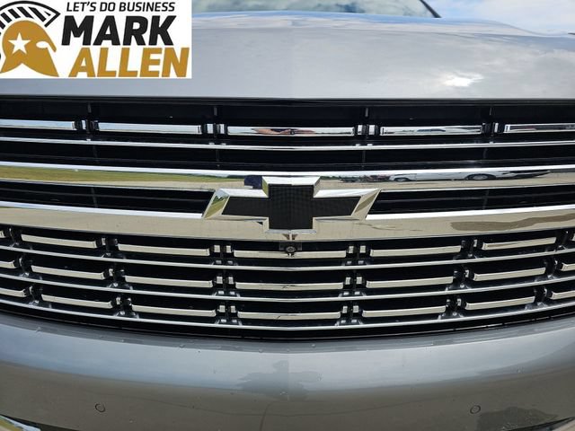 Used 2023 Chevrolet Suburban Premier w/ Premium Package 2 AWD/4WD image 32