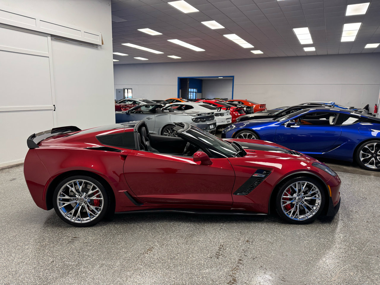 Used 2015 Chevrolet Corvette Z06 w/ 2LZ Preferred Equipment Group image 8