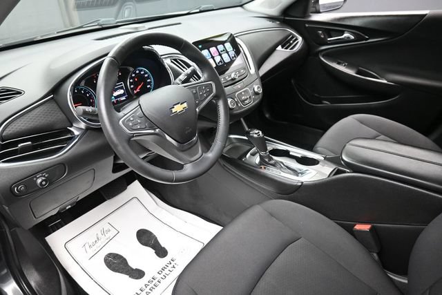Used 2017 Chevrolet Malibu LT FWD image 19
