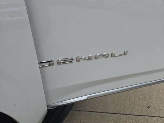 Used 2024 GMC Yukon XL Denali w/ Advanced Technology Package AWD/4WD image 32