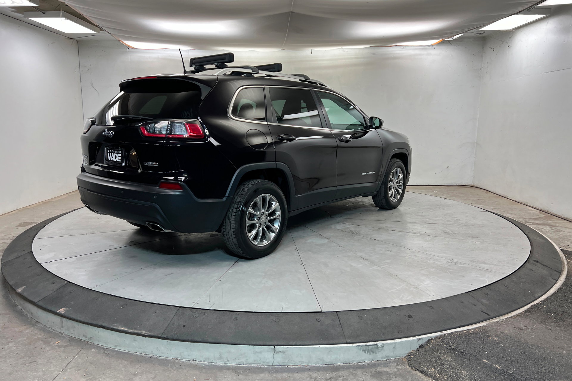 Used 2021 Jeep Cherokee Latitude Lux w/ Comfort/Convenience Group image 6